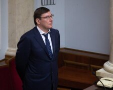 Луценко вирішив випробувати терпіння Зеленського: піде у відставку чи ні