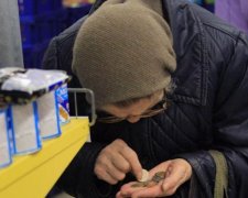 Дешево и не сердито: 20 товаров, которые можно купить на гривну