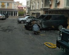 Месть? Ночью горел внедорожник и дом скандального депутата