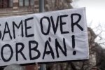 Митинг против Орбана, скриншот: YouTube