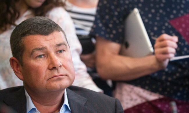 Сбежавший нардеп Онищенко попросился под крылышко к Меркель из-за Порошенко