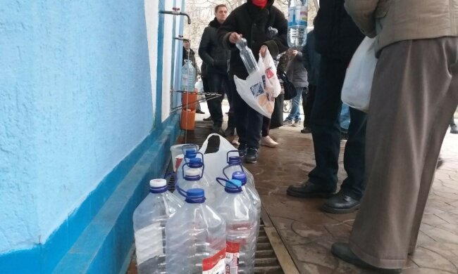 Запоріжжя відріжуть від води, терміново робіть запаси: список "сухих" адрес