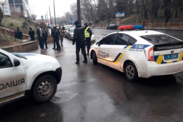Виклик поліцейських, фото: Патрульна поліція України