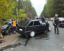 Тройная авария в Харькове: виновник "загремел" в больницу