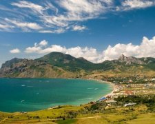 Оккупанты превратили Коктебель в помойную яму