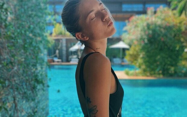 Прийомна донька Потапа втерла носа Каменських, відео без спіднього змусить затамувати подих