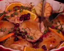 Курочка в апельсинах і журавлині, кадр з відео