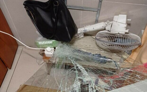 У Києві неадеквати вщент рознесли станцію, все заради економії 8 грн: "Не треба було питати"