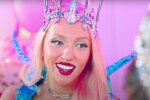 Оля Полякова, скриншот из youtube