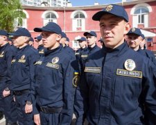 Необходимый размер: сеть подорвала фуражка украинского военного