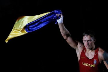 Олександр Усік переміг росіянина