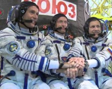 "Союз" доставив додому космонавтів разом з мощами Серафима Саровського