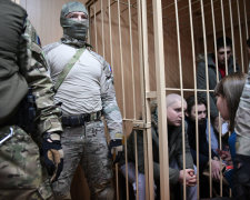 Пленным украинским морякам в Москве продлили арест, первые детали: видео из зала суда