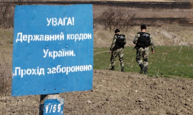 Яценюк срочно выделил деньги на укрепление границы