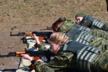 Прекрасна половина української армії позмагалася у багатоборстві