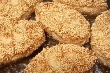 Котлети в кунжуті, кадр з відео