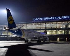 Вторые сутки на чемоданах: украинские туристы снова застряли в аэропорту