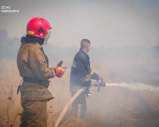 Дим над Одесою через пожежу на зрошувальних полях