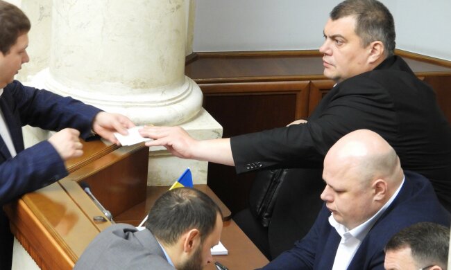 "Дах тримає президент": у мережу злили таємну розмову, як "слуги народу" вирішують питання з Нацполіцією