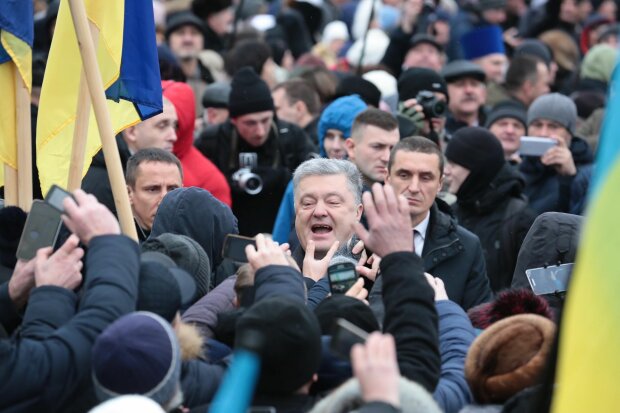 Порошенко оконфузился в центре Киева, "народному" политику не поверили: эпичное видео