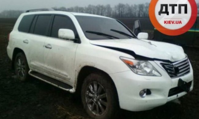 Водій на позашляховику вбив підлітка і втік