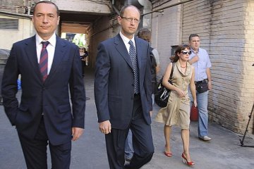 Лещенко пригрозив Гройсману міжнародною ганьбою