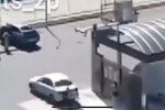 Гаряча запоріжанка викупалася на автомийці на очах у водіїв - "Вдома воду відключили"