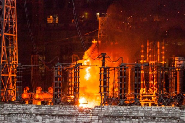 В Житомире огонь поглотил крупнейшую электростанцию: последствия могут быть самыми страшными