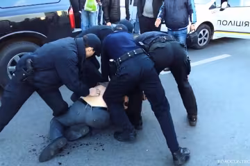 В Запорожье хулиган напал на активиста из-за замечания: избил и выстрелил в ногу