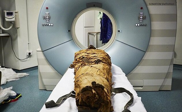 Мумія в томографі