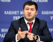 Вы посмотрите! Подчиненная явно многому научилась у скандального Насирова