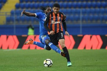 Головне за ніч: повернення "Синього кита" і розгром Шахтаря