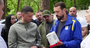 Помощь почти на 7 миллионов гривен получило "Спецподразделение Тимура" ГУР от фонда "Надежда" и Валерия Дубиля