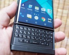 BlackBerry Key2 LE: фото несподіваного смартфона злили в мережу