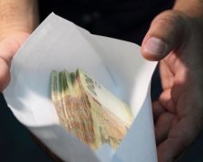 Чергового прокурора спіймали на гарячому