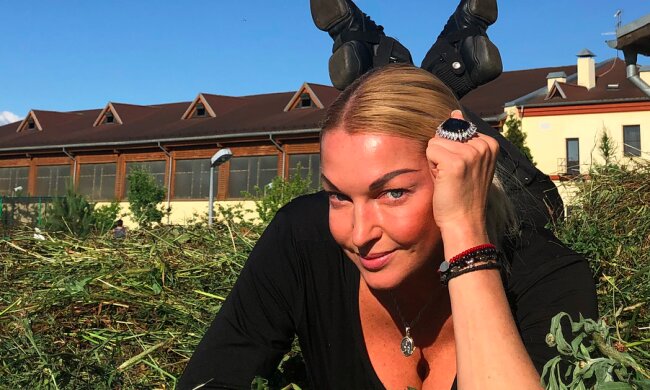 "Водиця і травичка": змарніла Волочкова налякала своїм раціоном, майже нічого не їсть