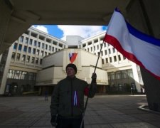 Российские паспорта в Крыму будут раздавать по "упрощенке"