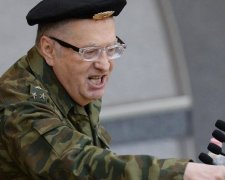 Соцмережі про Жириновського: свита готує царя до виборів