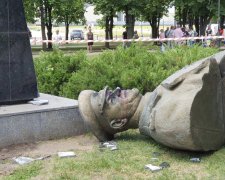 У Харкові реабілітують сталінського ката: у Кернеса відмовилися слухати українців