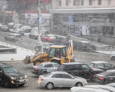 Разъезжают на кабриолетах: в сети показали ретростоянку Верховной Рады