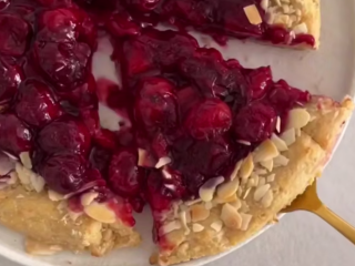 Вишневий пиріг, кадр з відео