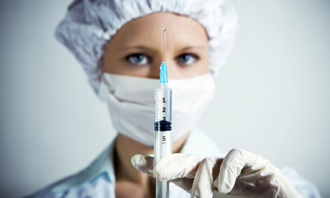 Остыл за считанные минуты: в Ровенской области после прививки умер ребенок