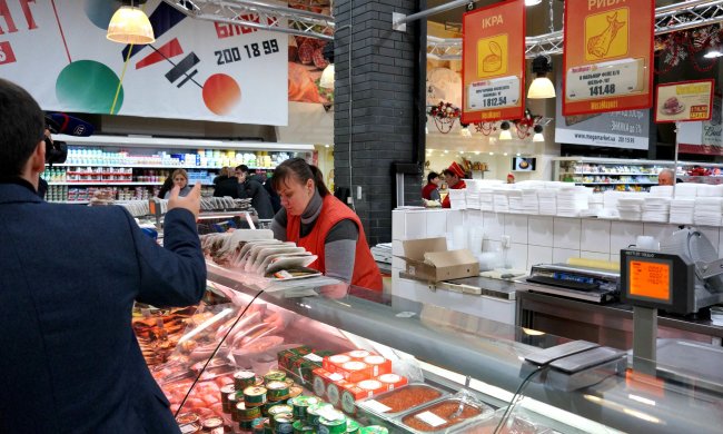 "Нехай ваші діти потруяться цим йогуртом": у Дніпрі касирка потрапила в гучний скандал, ось чим закінчилося