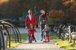 Молода пара усиновили двох дітей і показала, яким має бути щастя: "Мама народила мене в сердечку"