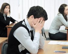 Учням доведеться здавати іспити за межами школи
