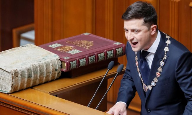 Зеленский уволил Муженко и назначил нового главу Генштаба