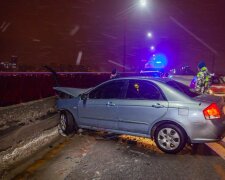 Авто на полном ходу влетело в толпу туристов, погибшие по всей улице: первые детали и кадры