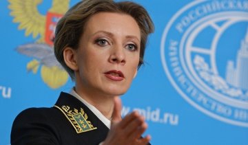 Как Захарова Америке референдумом угрожала