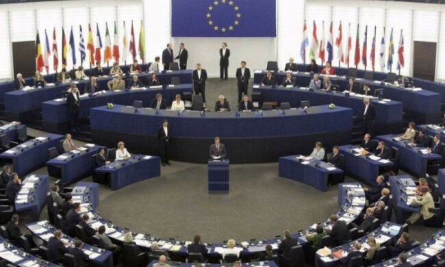 Цього дня відбулося перше в історії засідання Європарламенту