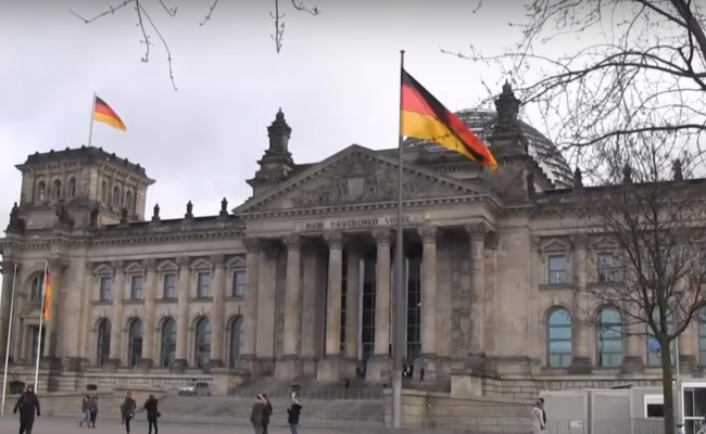 Заробітчани в Німеччині, скріншот з відео